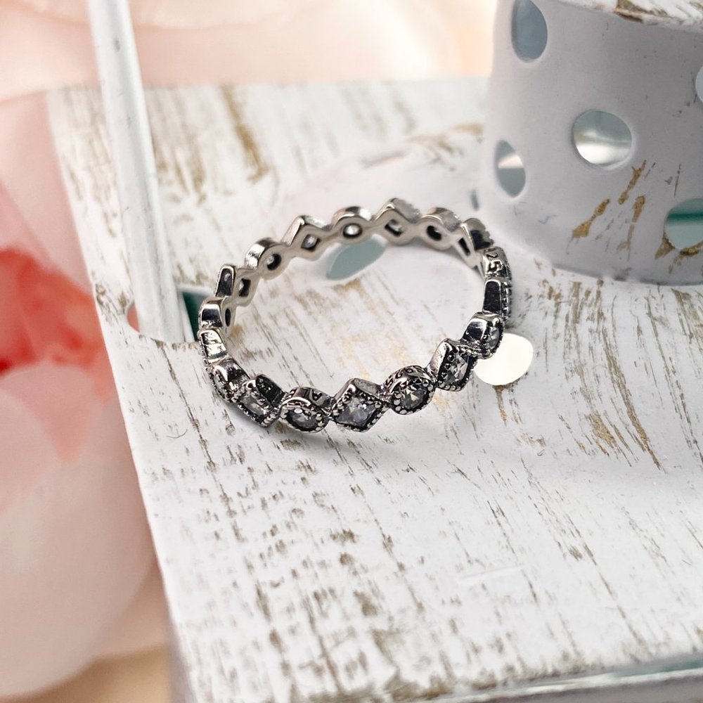 925 Sterling Silver Stackable Cubic Zirconia Ring Size 7 - Picture 2 of 8